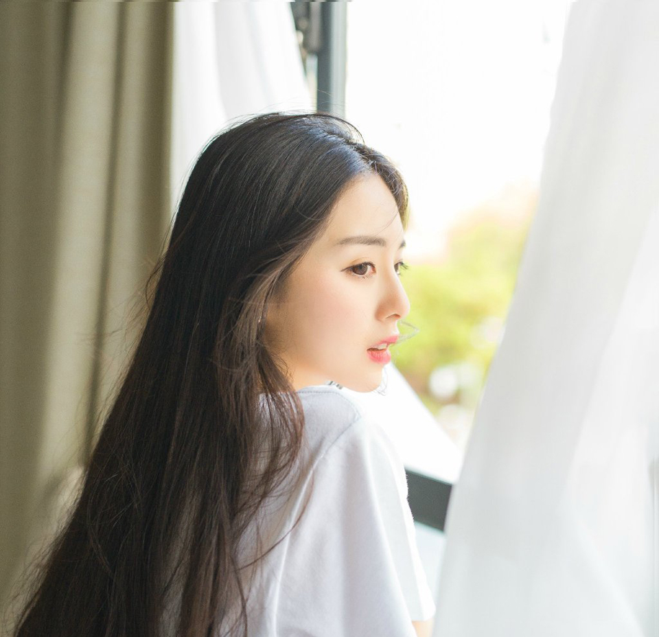 友谊的悲痛莫过于，你把一个人当成你最好的朋友，但她并没有像你一样把当你成她最好的朋友！